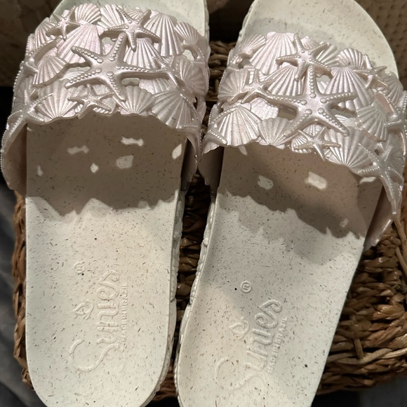 White size 38 Sunnies - Picture 4 of 5